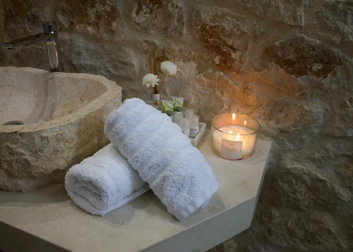 דירה Seascape With Private Balcony In