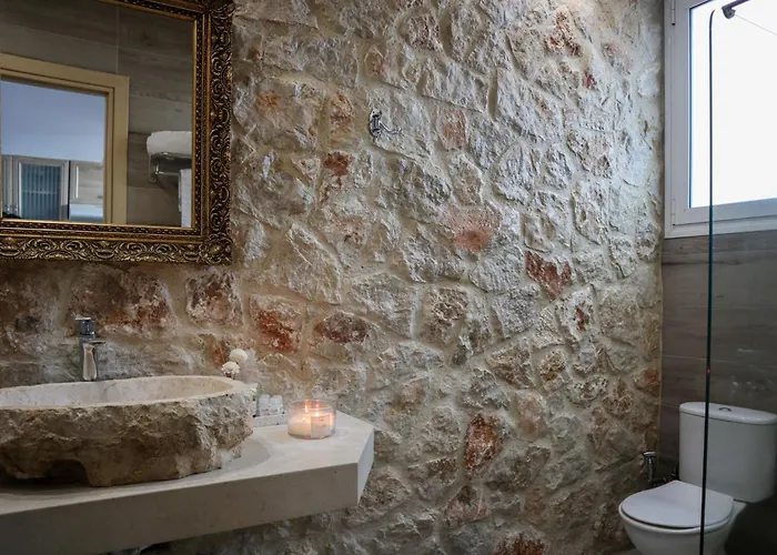 Seascape With Private Balcony In דירה פליראקי