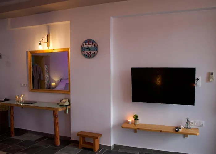 Seascape With Private Balcony In דירה *